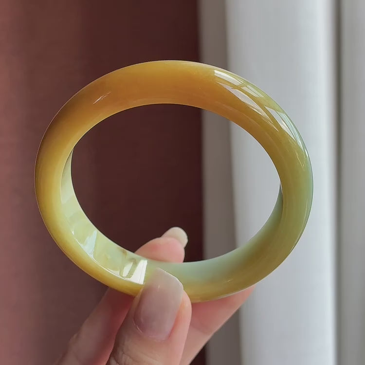 "Waxy-icy" texture yellow jadeite "Safety Bangle" (standard round profile)