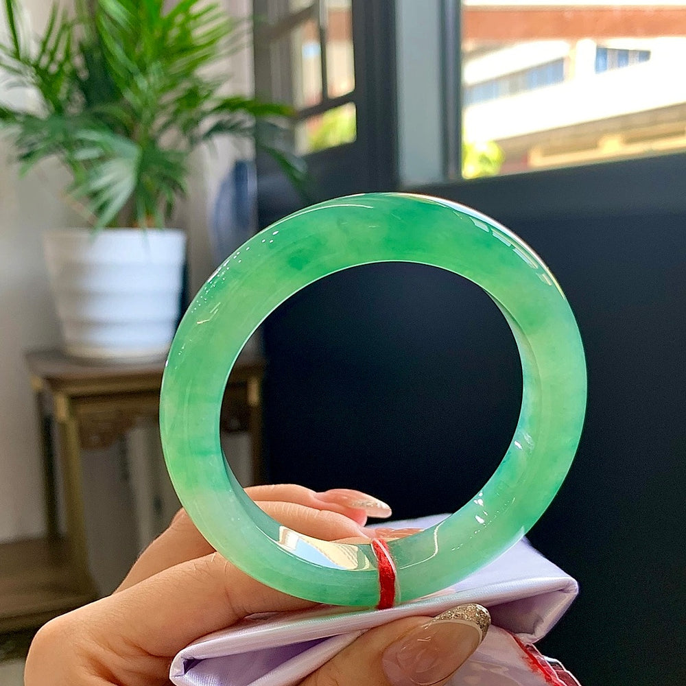 Fine Condition Jadeite Bangle · Size 57.6-12-10