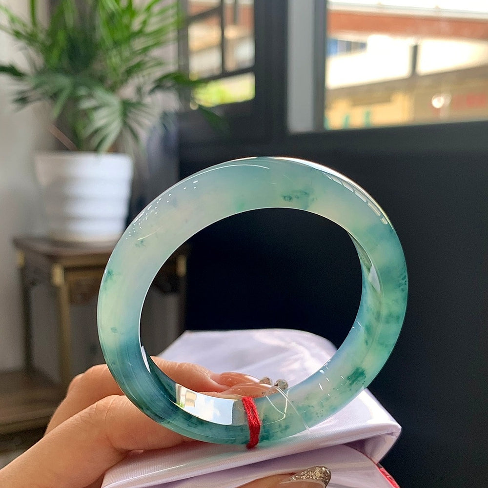 Fine Condition Jadeite Bangle · Size 55-12-9