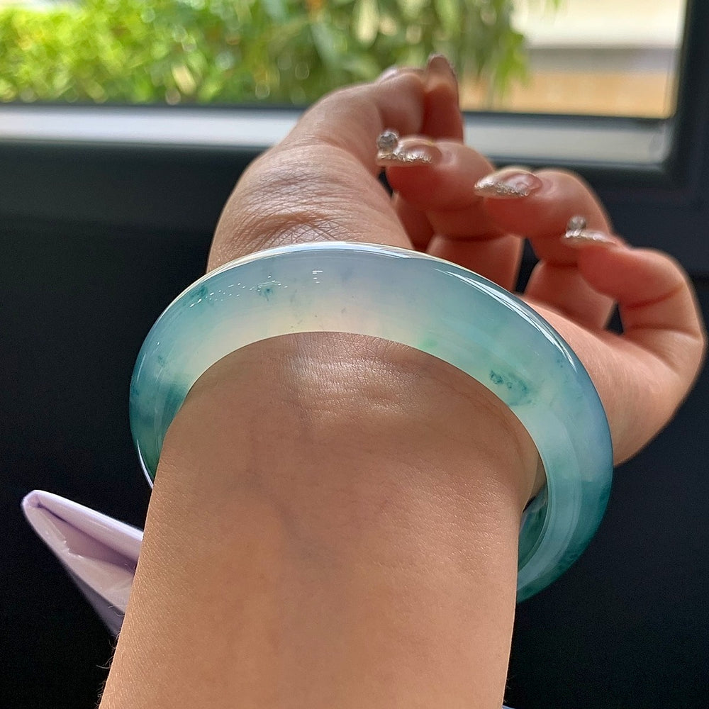 Fine Condition Jadeite Bangle · Size 55-12-9