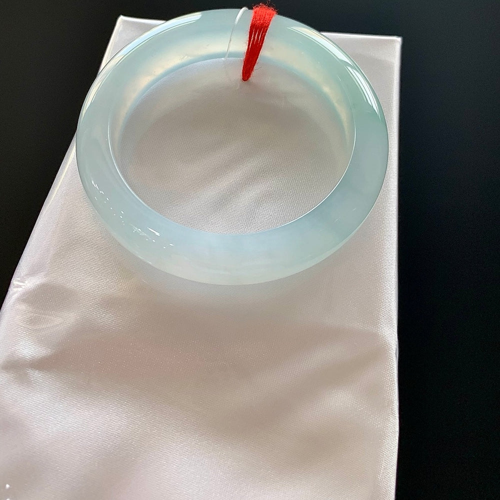 Silky Texture Jadeite Bangle · Size 52-12.4-8.6